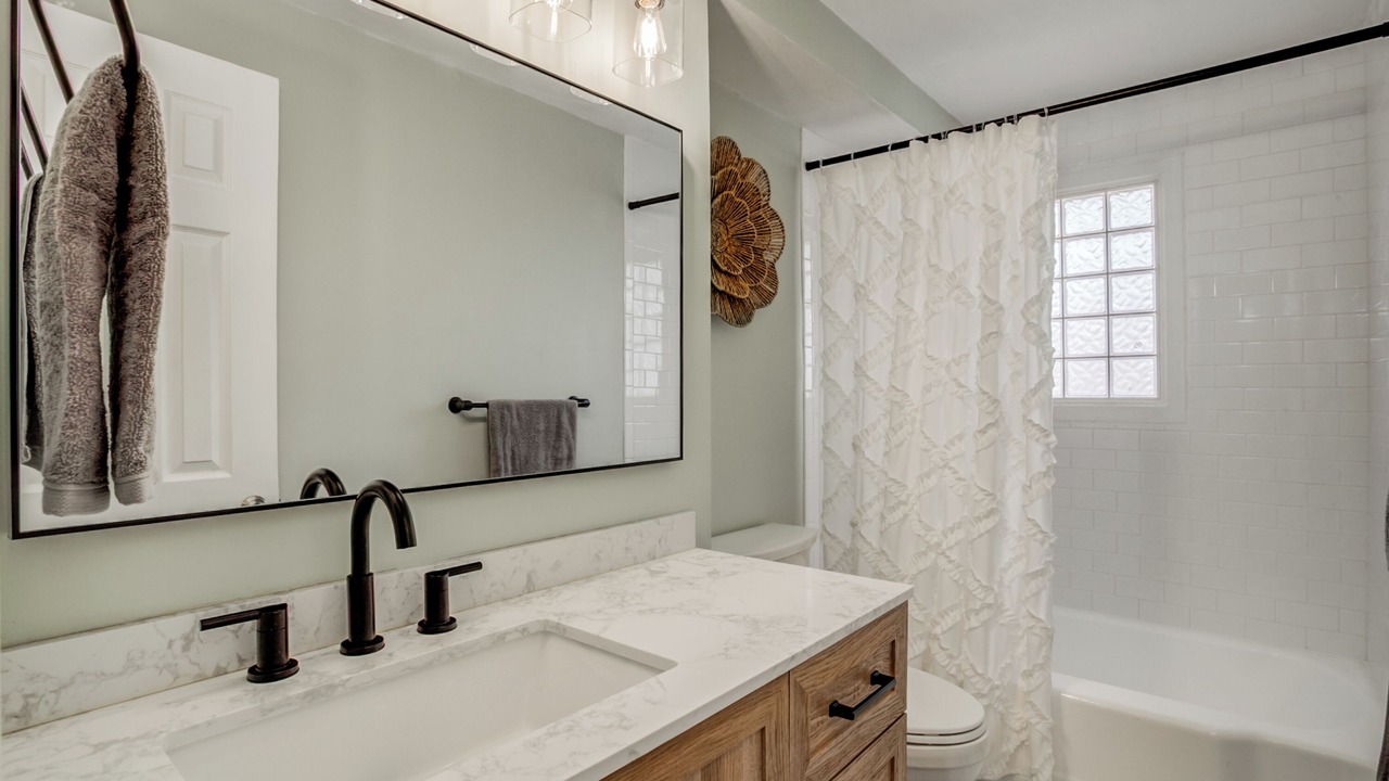 Photo of Bathroom in Lenexa