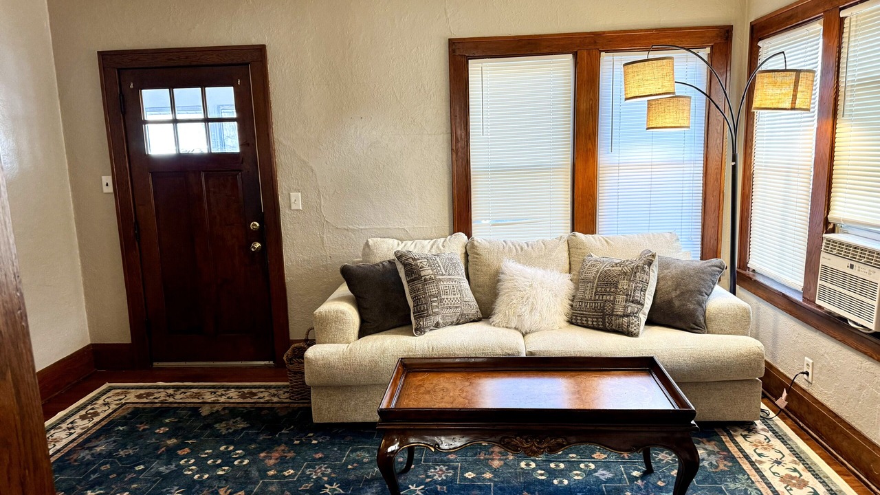 Photo of Livingroom in Benson