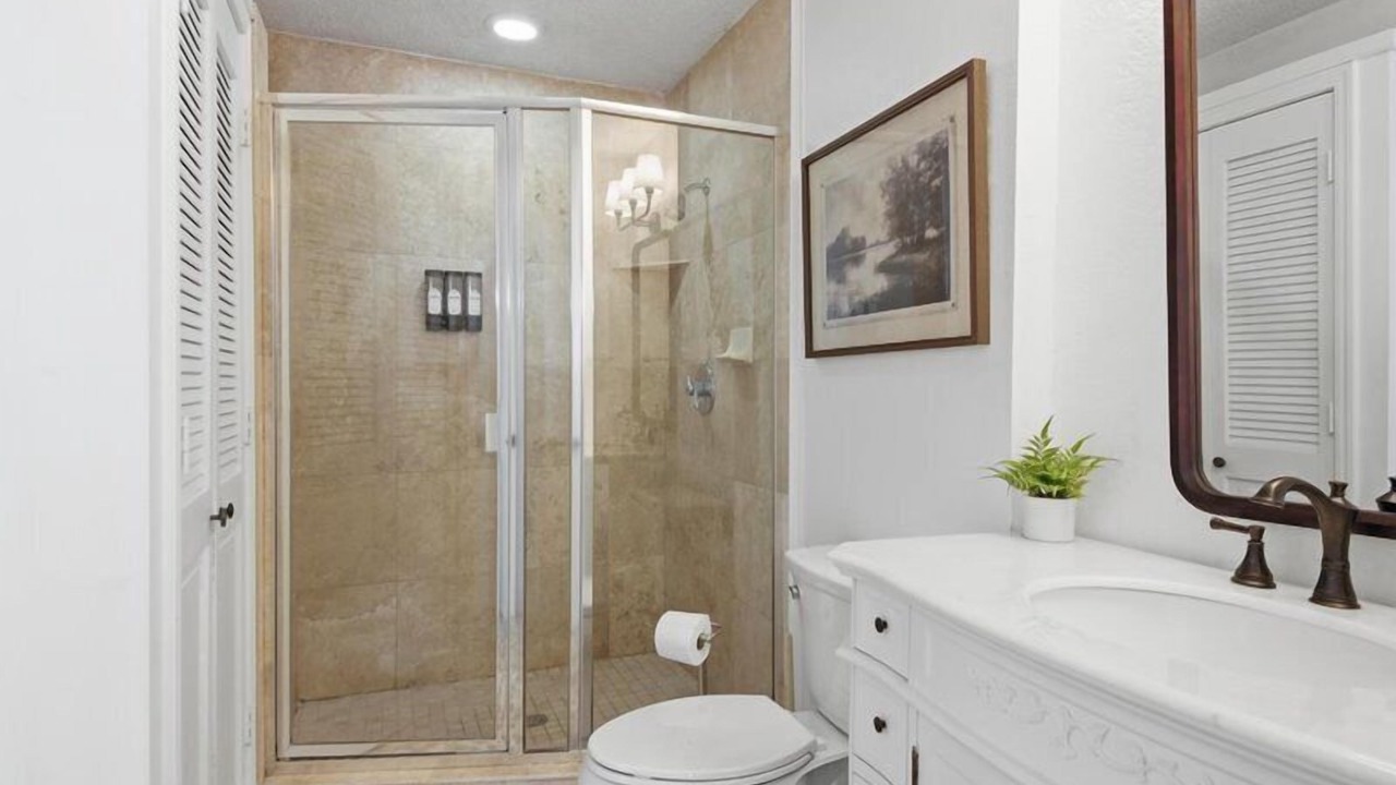 Photo of Bathroom in Vinita