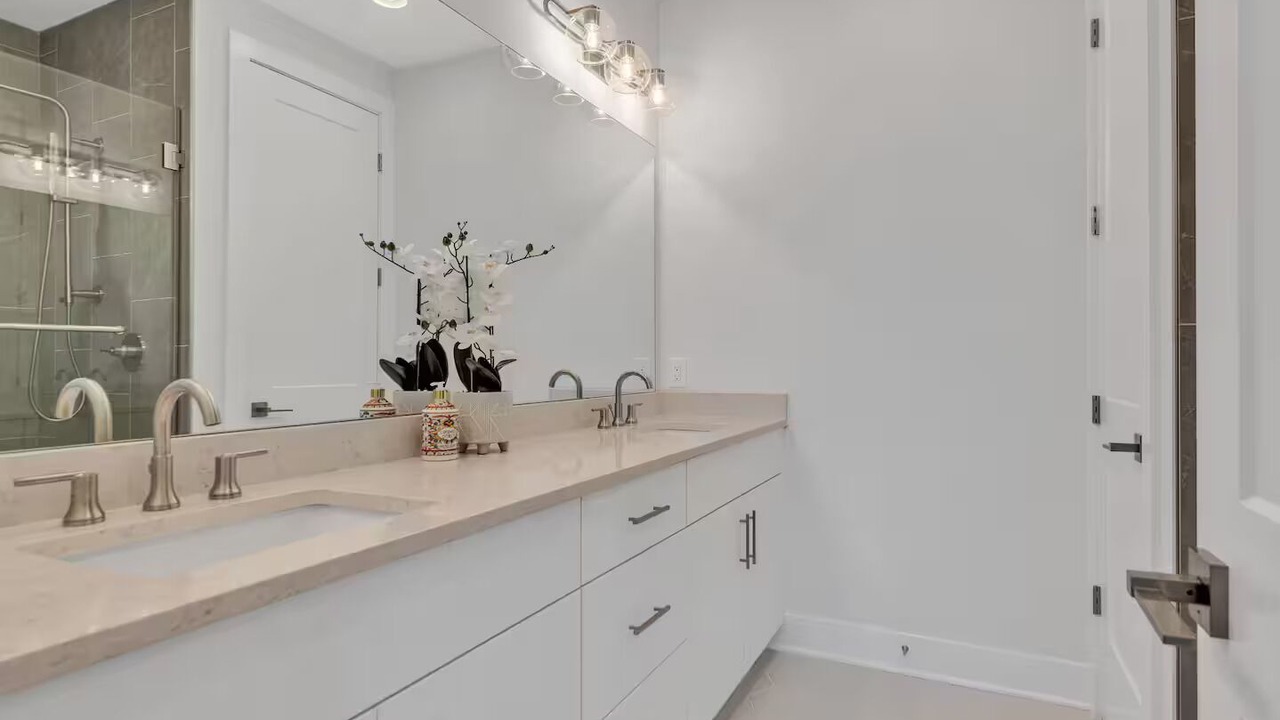 Photo of Bathroom in Corinne Place