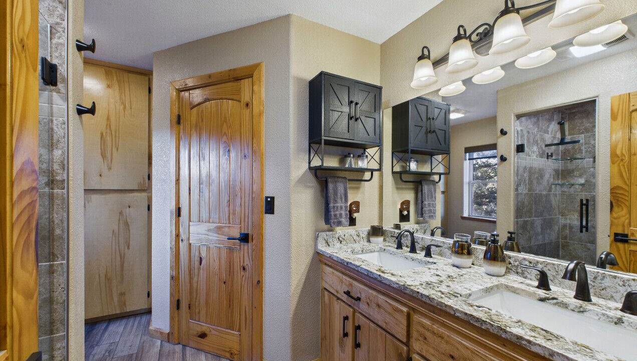 Photo of Bathroom in Ruidoso