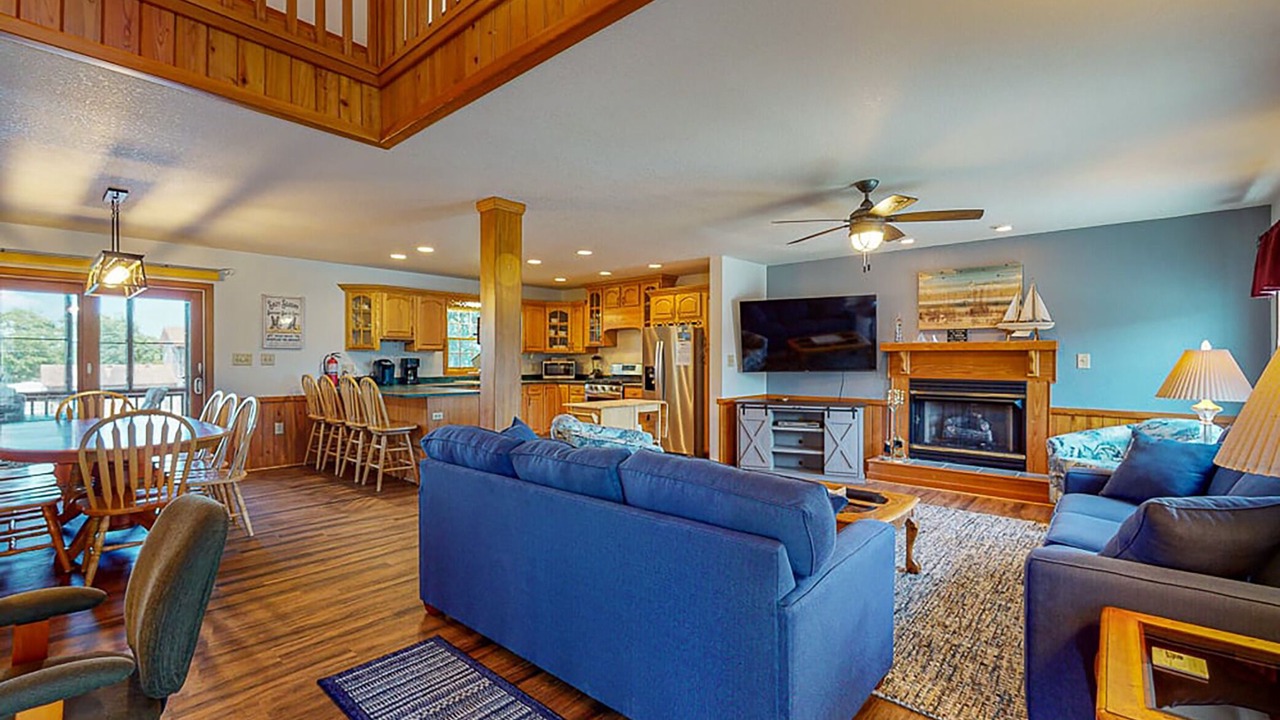 Photo of Livingroom in Brigands' Bay