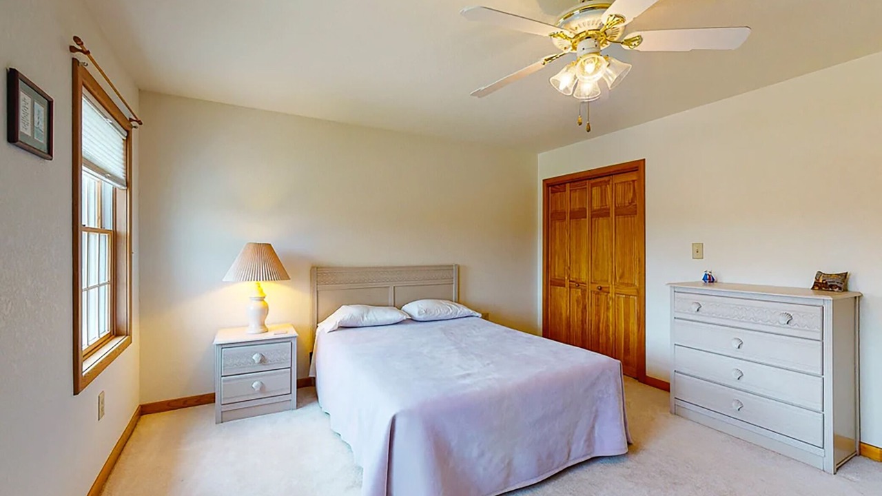 Photo of Bedroom in Brigands' Bay