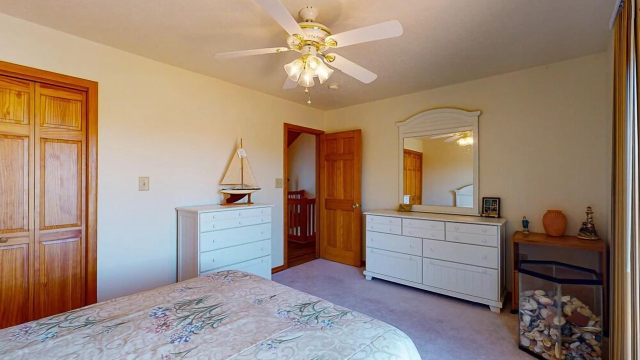 Photo of Bedroom in Brigands' Bay