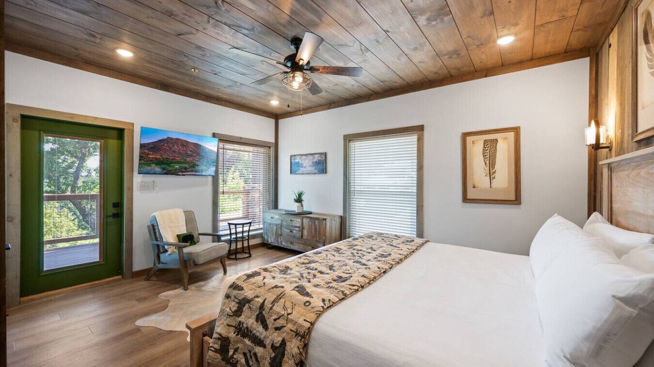 Photo of Bedroom in Gatlinburg - Pigeon Forge