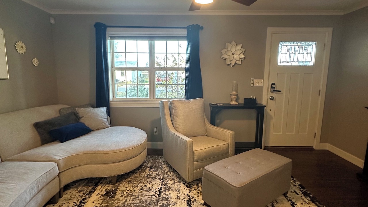 Photo of Livingroom in Broken Arrow