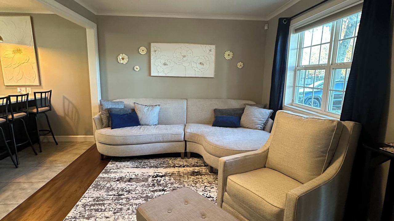 Photo of Livingroom in Broken Arrow