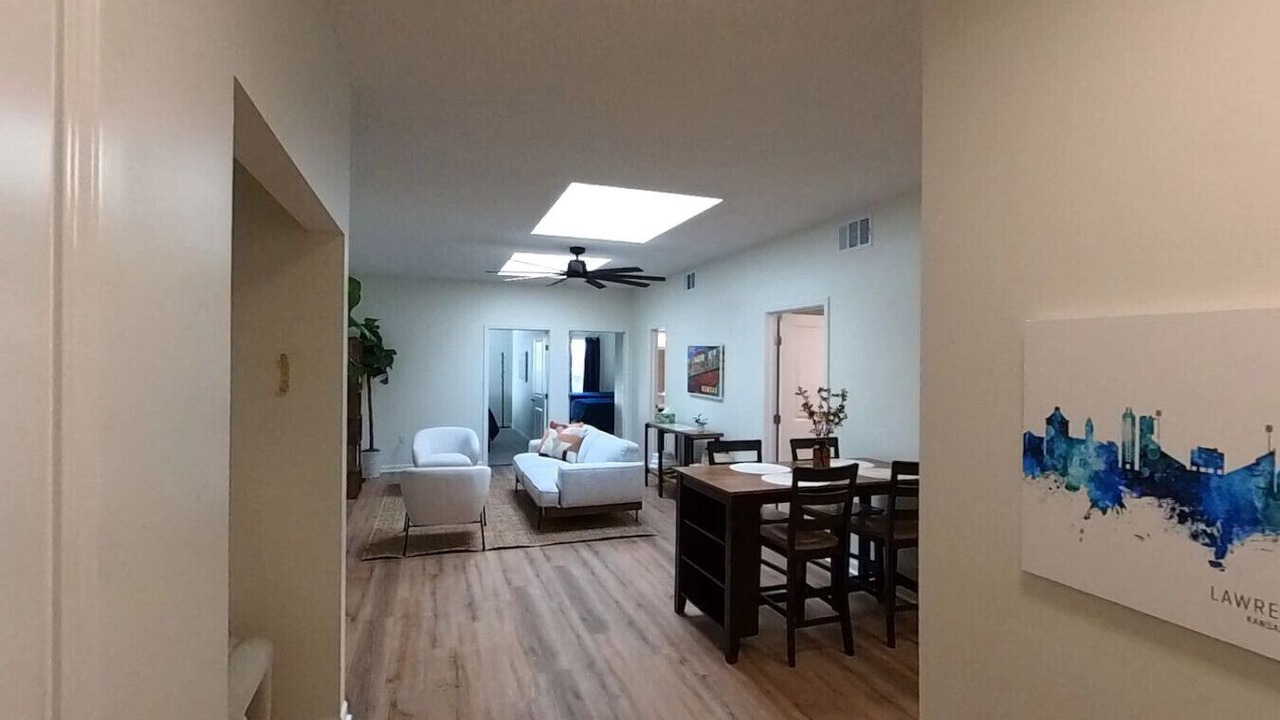 Photo of Livingroom in Oread