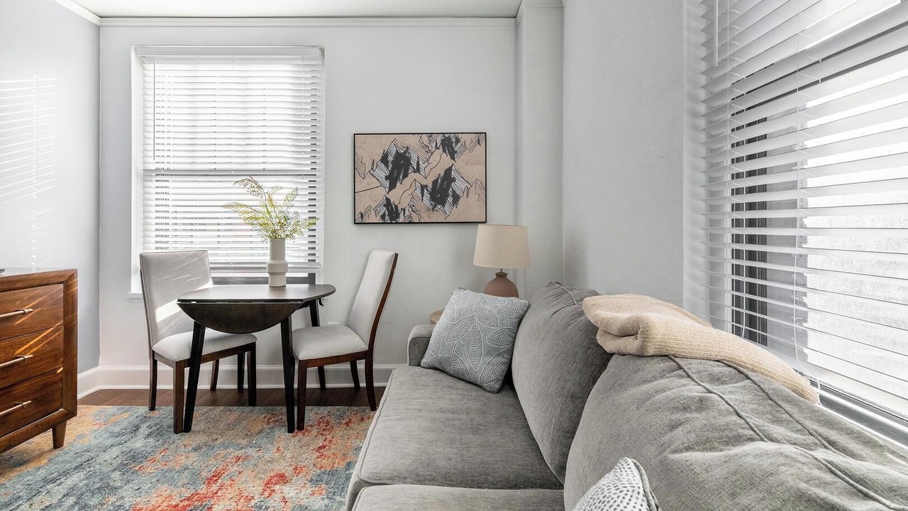 Photo of Livingroom in Financial District