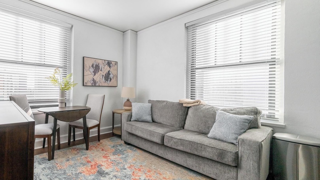 Photo of Livingroom in Financial District
