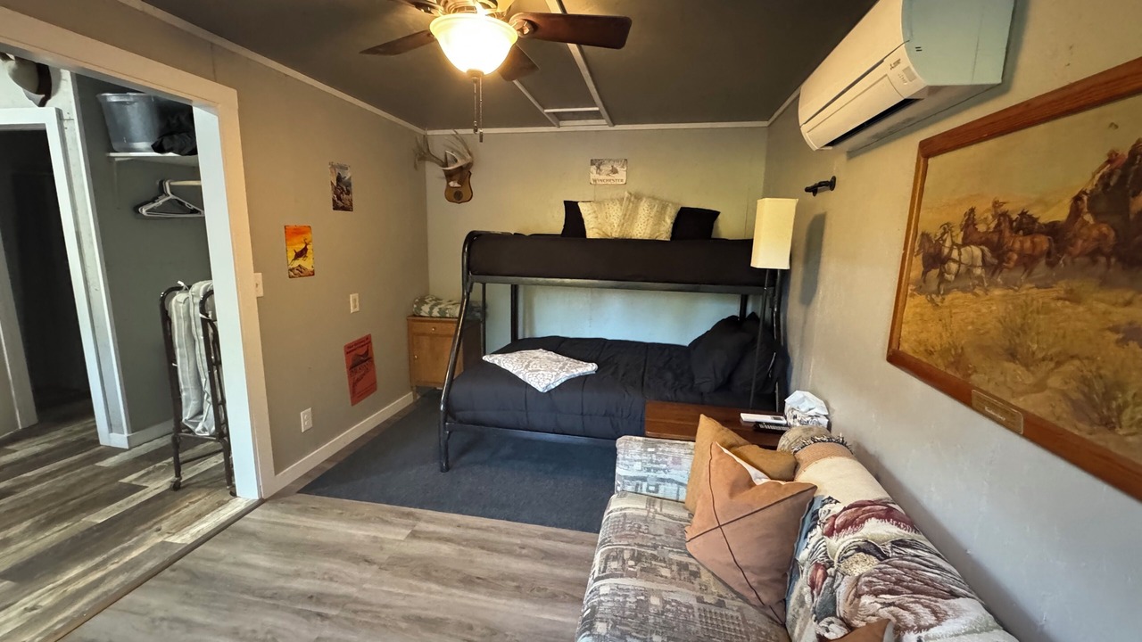 Photo of Bedroom in Thayer County