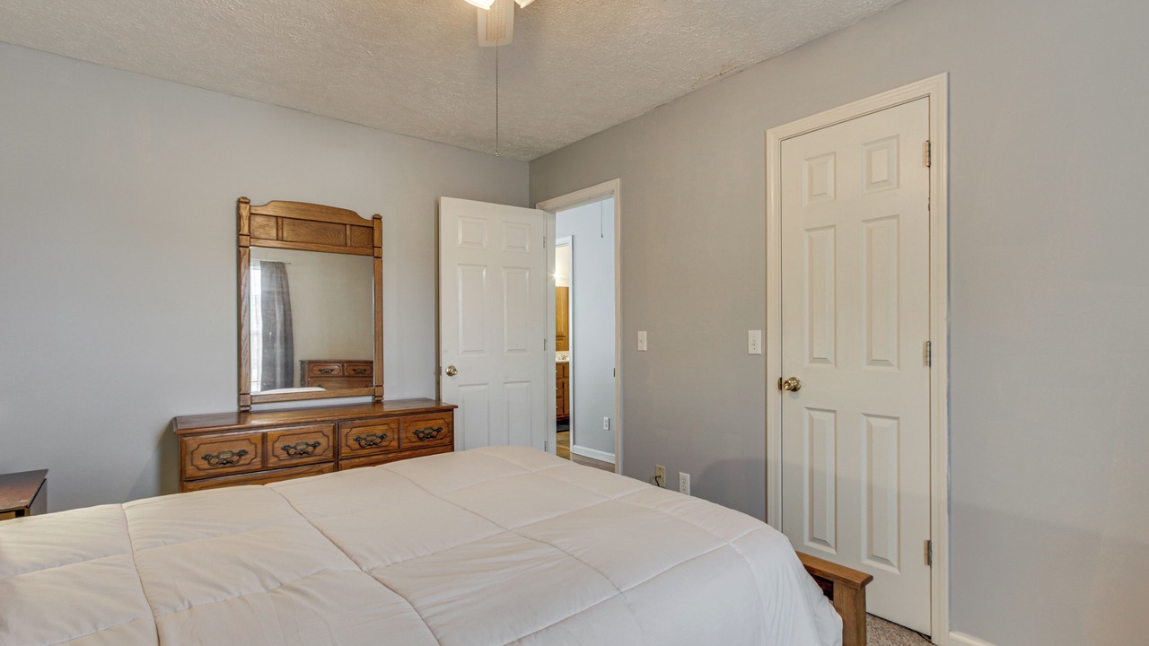 Photo of Bedroom in Counce