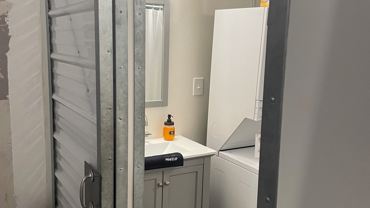 Photo of Bathroom in Old City