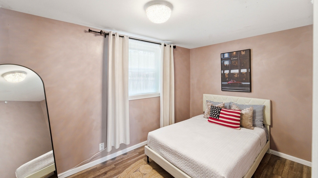 Photo of Bedroom in Garden City