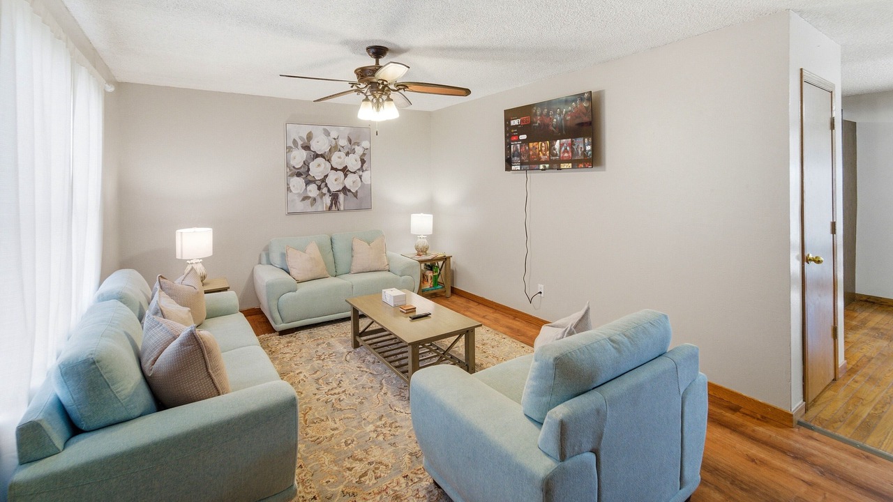 Photo of Livingroom in Garden City