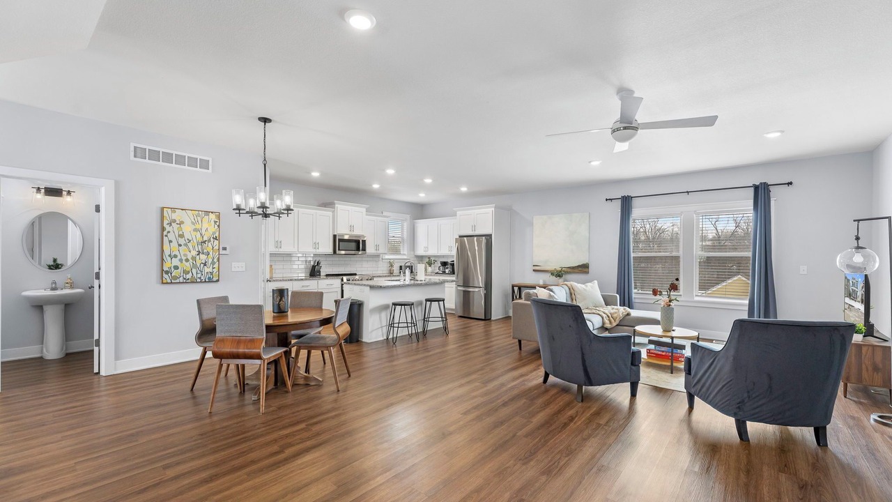 Photo of Livingroom in Raytown