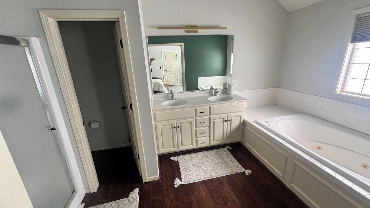 Photo of Bathroom in Gashland