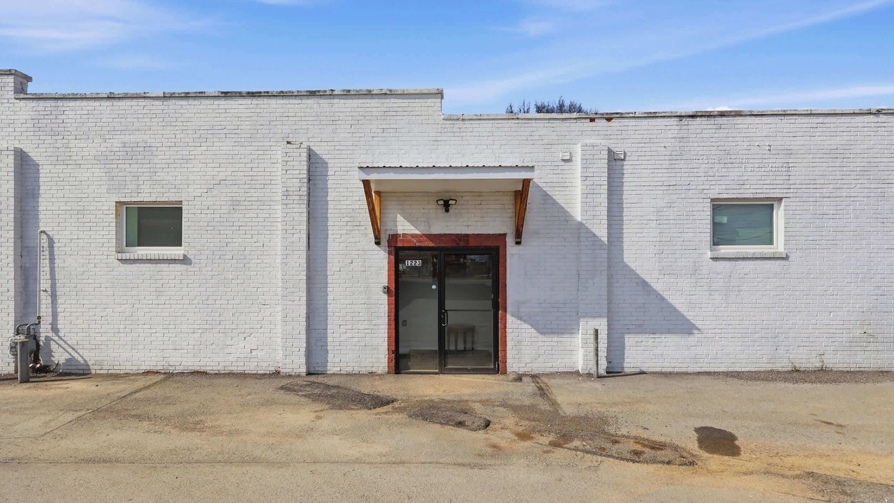 Photo of Outdoor in Taylor Berry