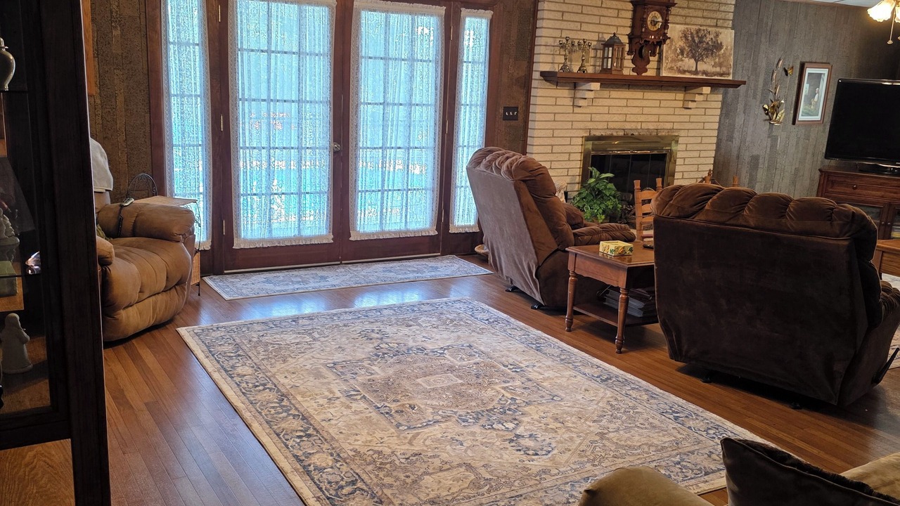 Photo of Livingroom in McEwen