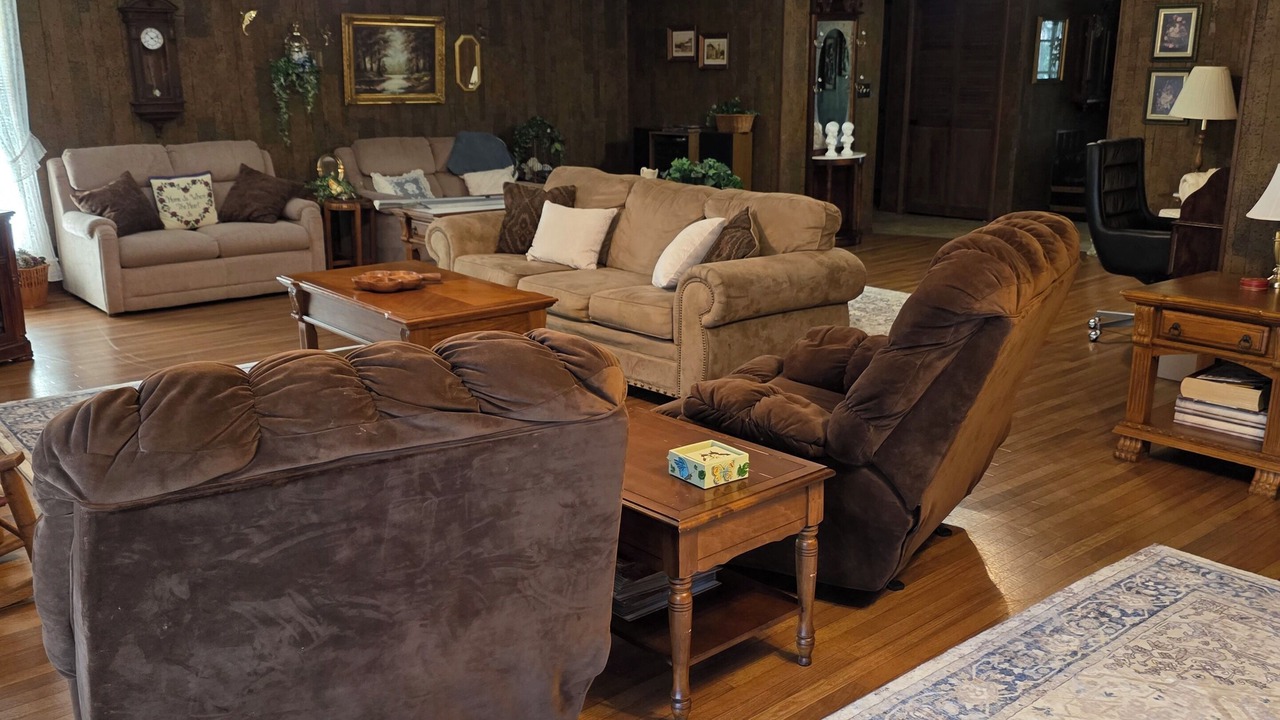 Photo of Livingroom in McEwen