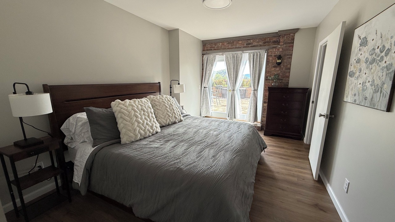 Photo of Bedroom in Newcomb