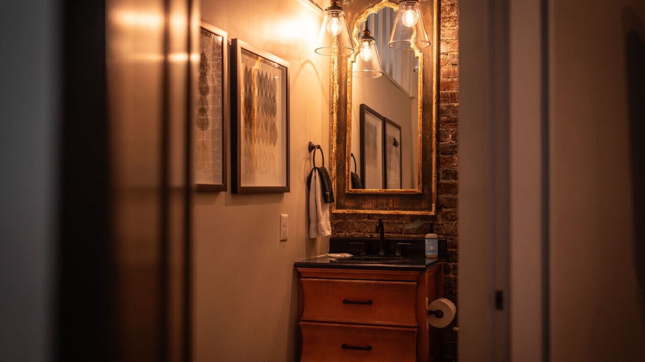 Photo of Bathroom in Old City