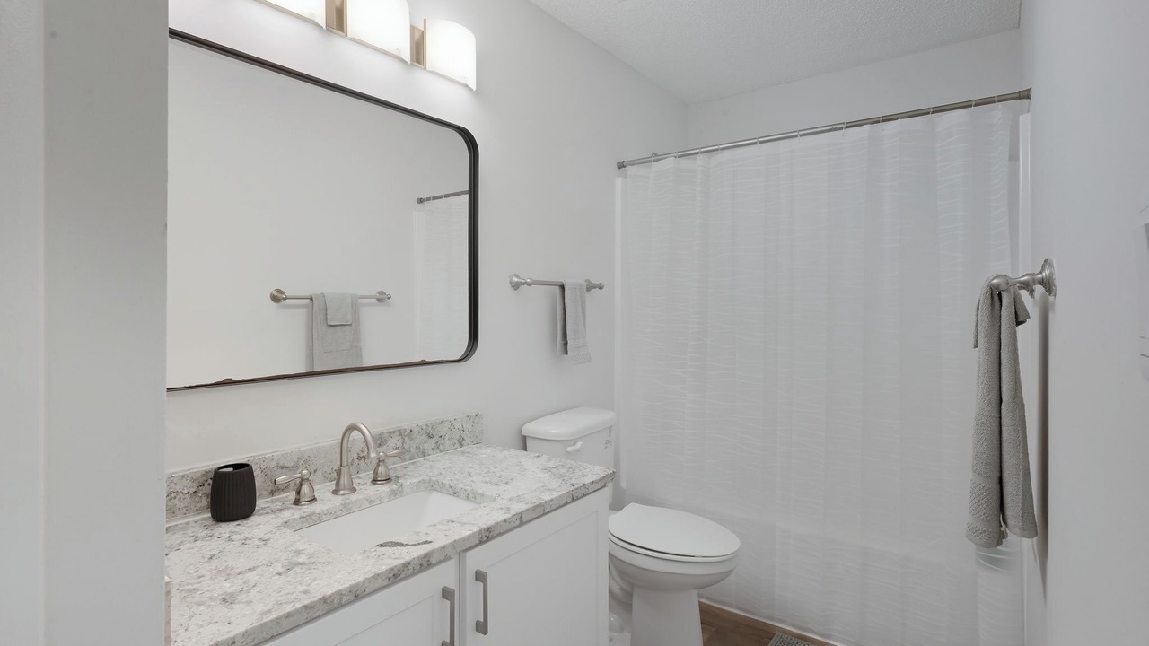 Photo of Bathroom in Hurstbourne Acres