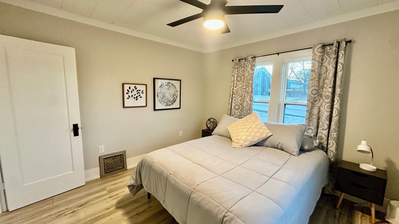 Photo of Bedroom in Maryville