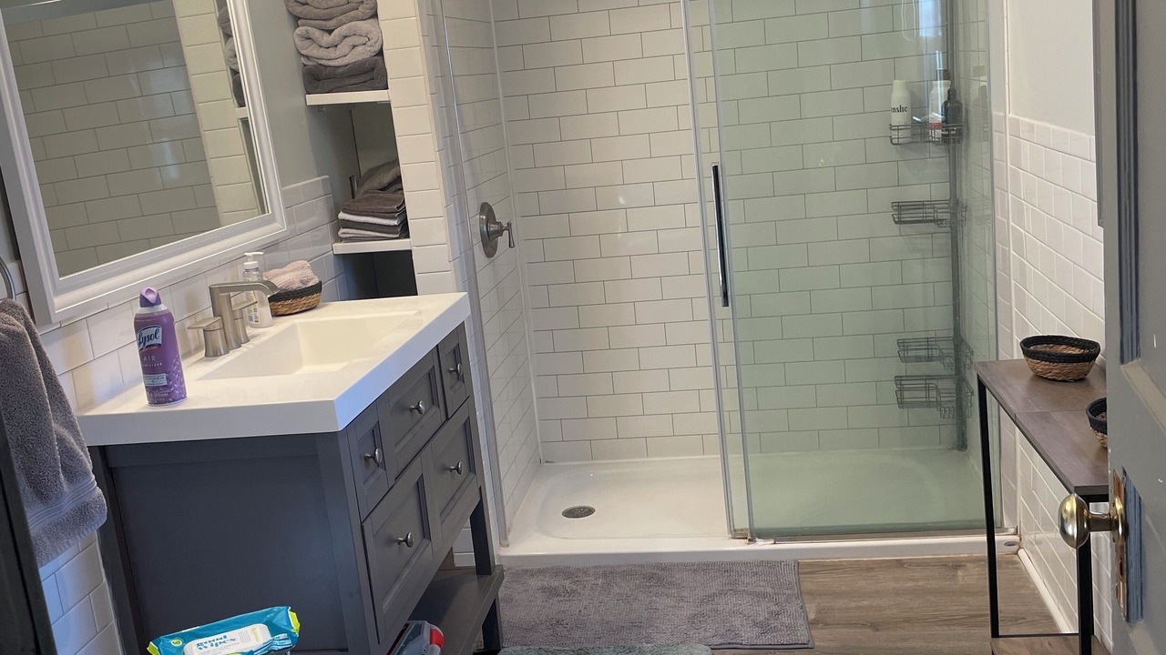 Photo of Bathroom in Glen Elder