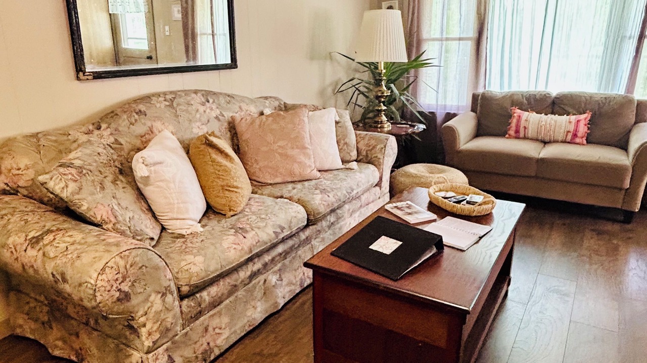 Photo of Livingroom in Cobden
