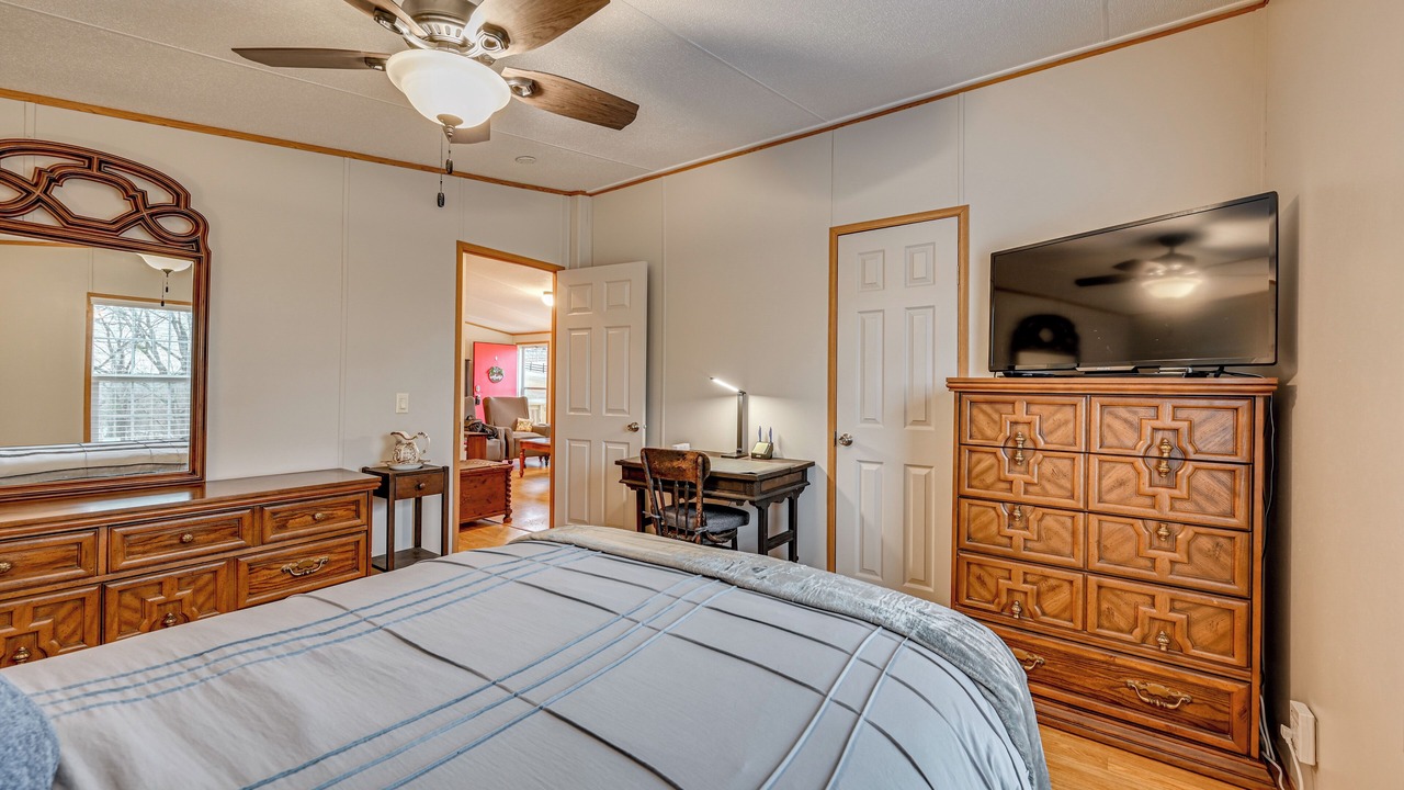 Photo of Bedroom in Bronston