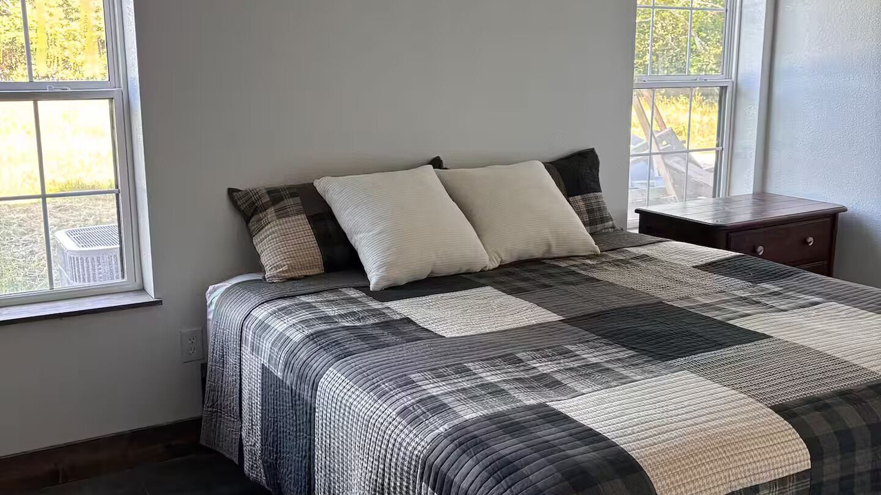 Photo of Bedroom in Centerville