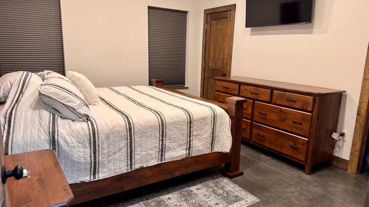 Photo of Bedroom in Centerville