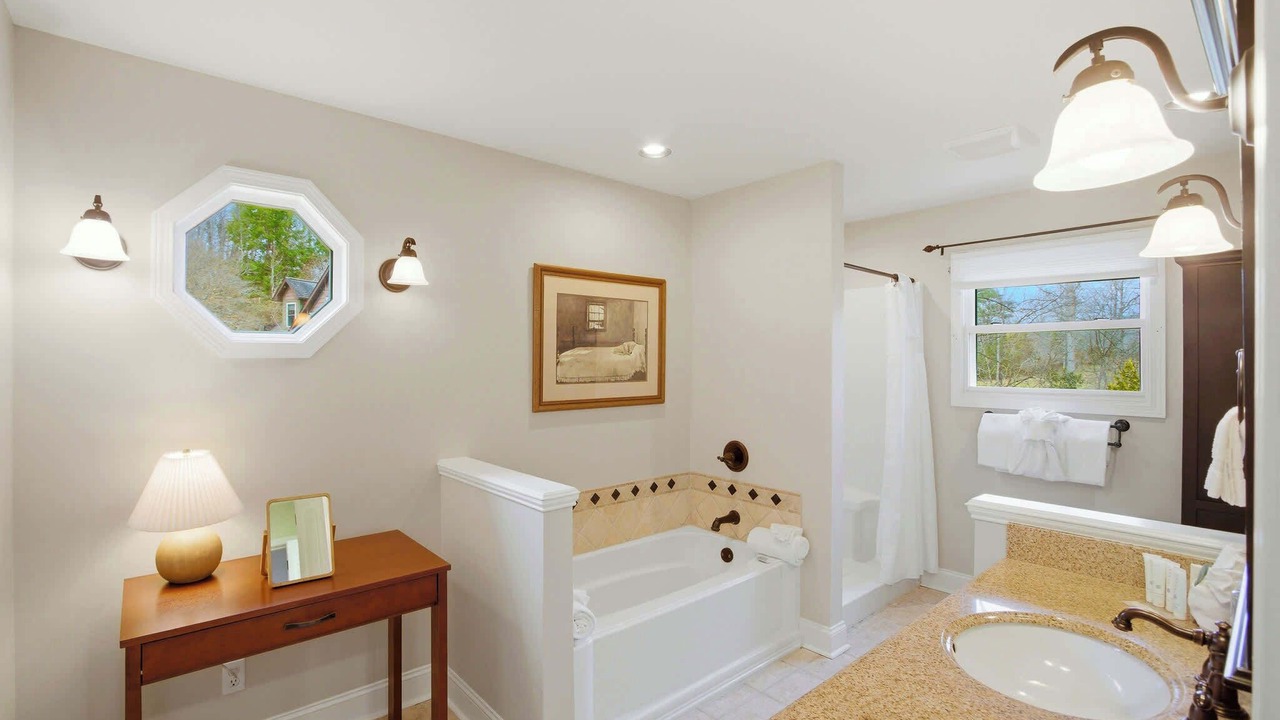 Photo of Bathroom in Maryville