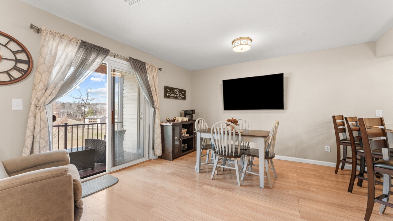 Photo of Livingroom in Table Rock