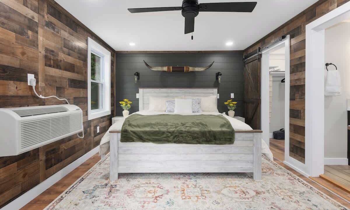 Photo of Bedroom in Merriam