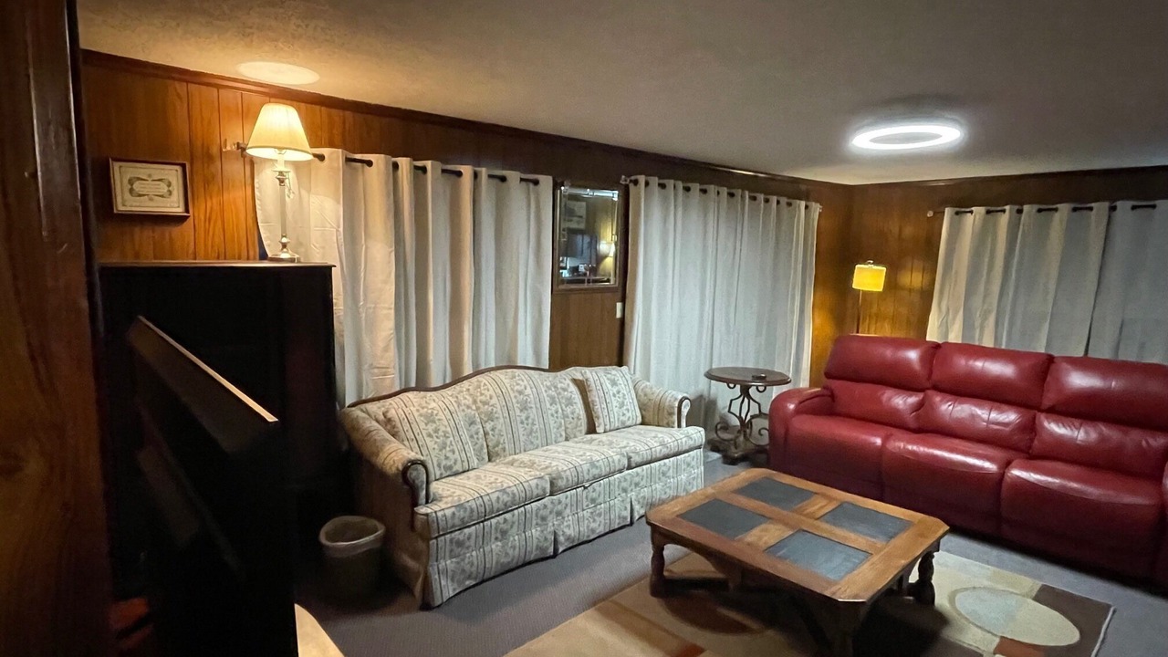 Photo of Livingroom in Shepherdsville