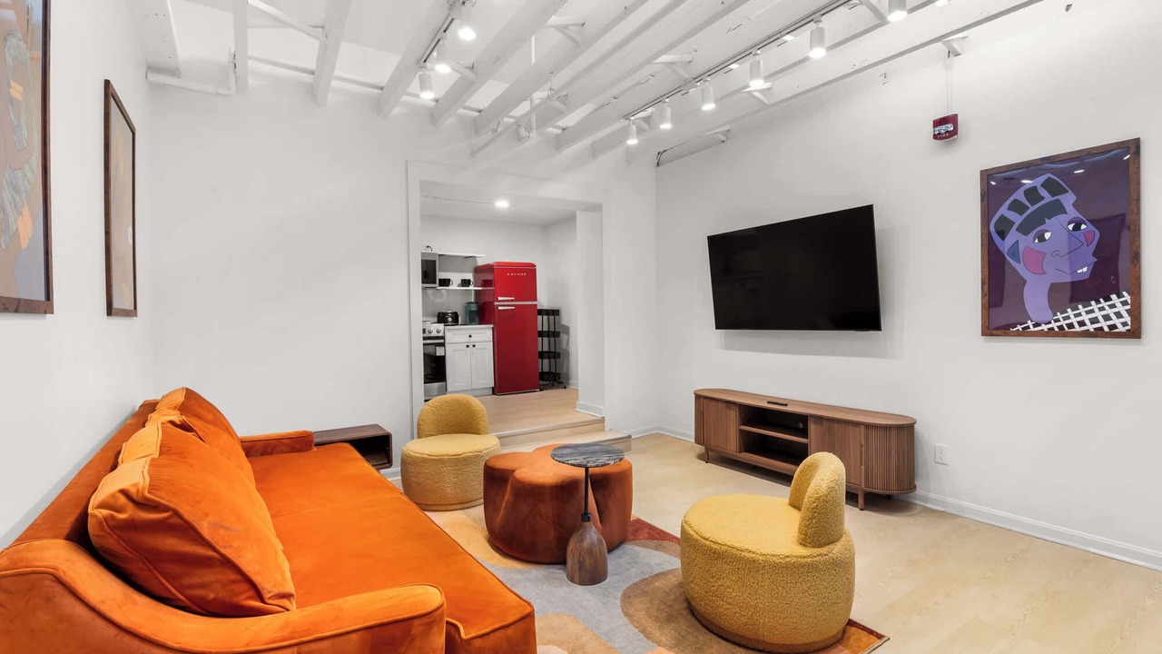 Photo of Livingroom in East Market District