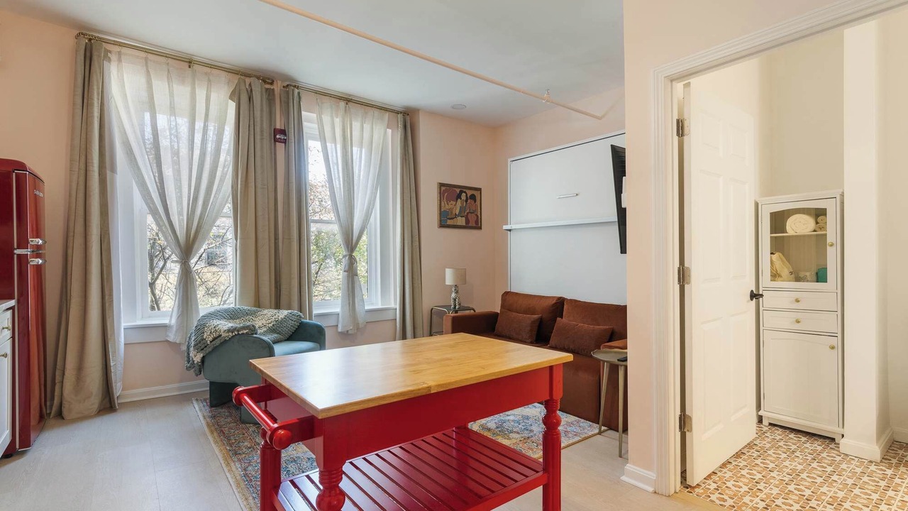 Photo of Livingroom in East Market District