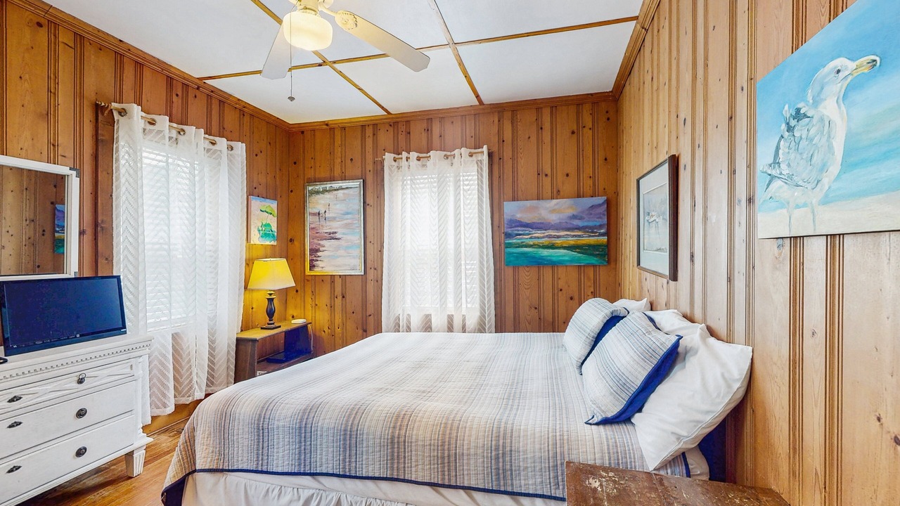 Photo of Bedroom in Atlantic Beach