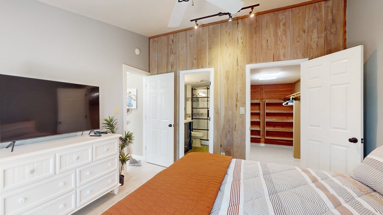 Photo of Bedroom in Atlantic Beach