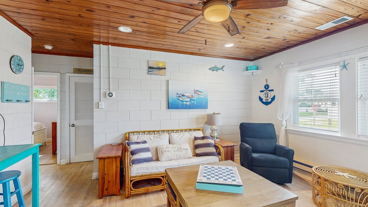 Photo of Livingroom in Atlantic Beach
