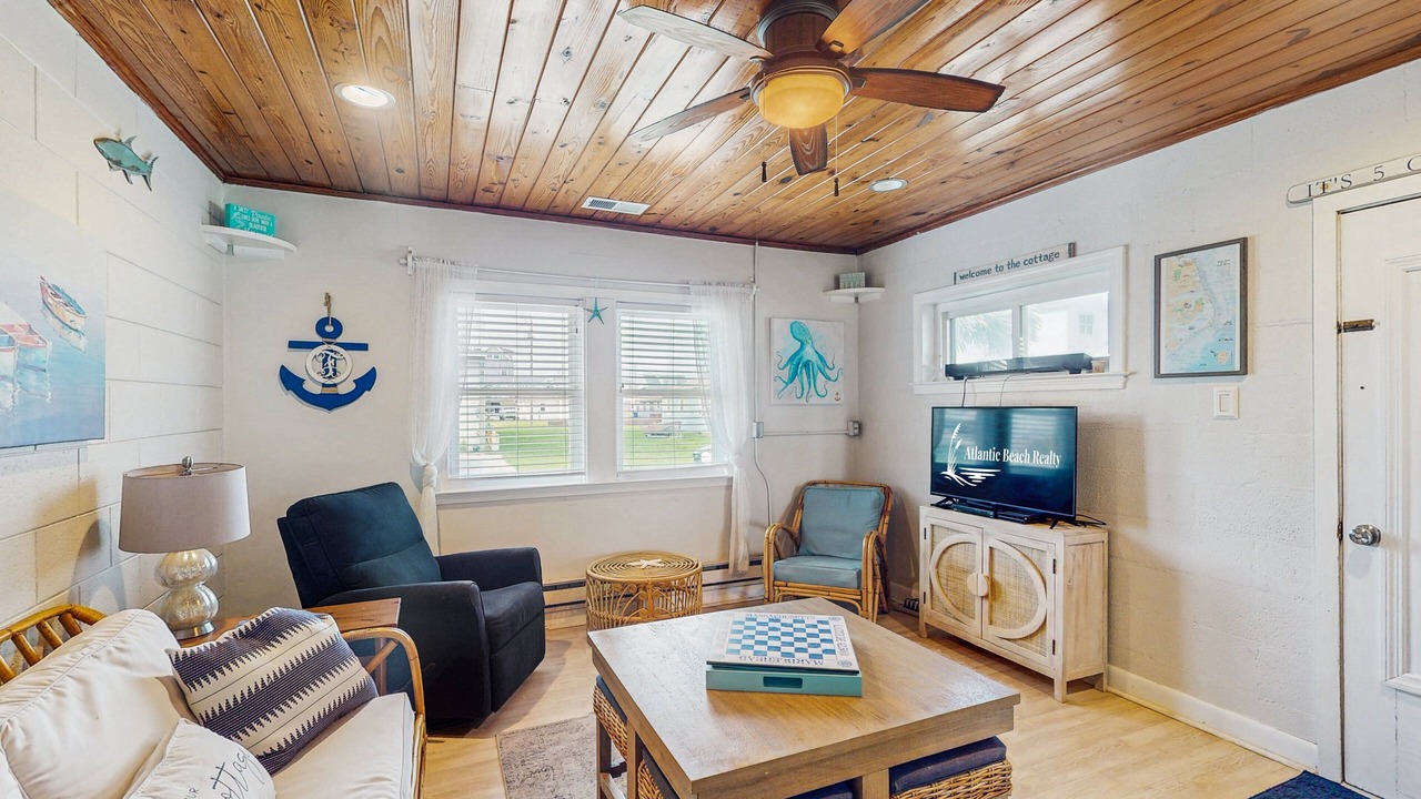 Photo of Livingroom in Atlantic Beach
