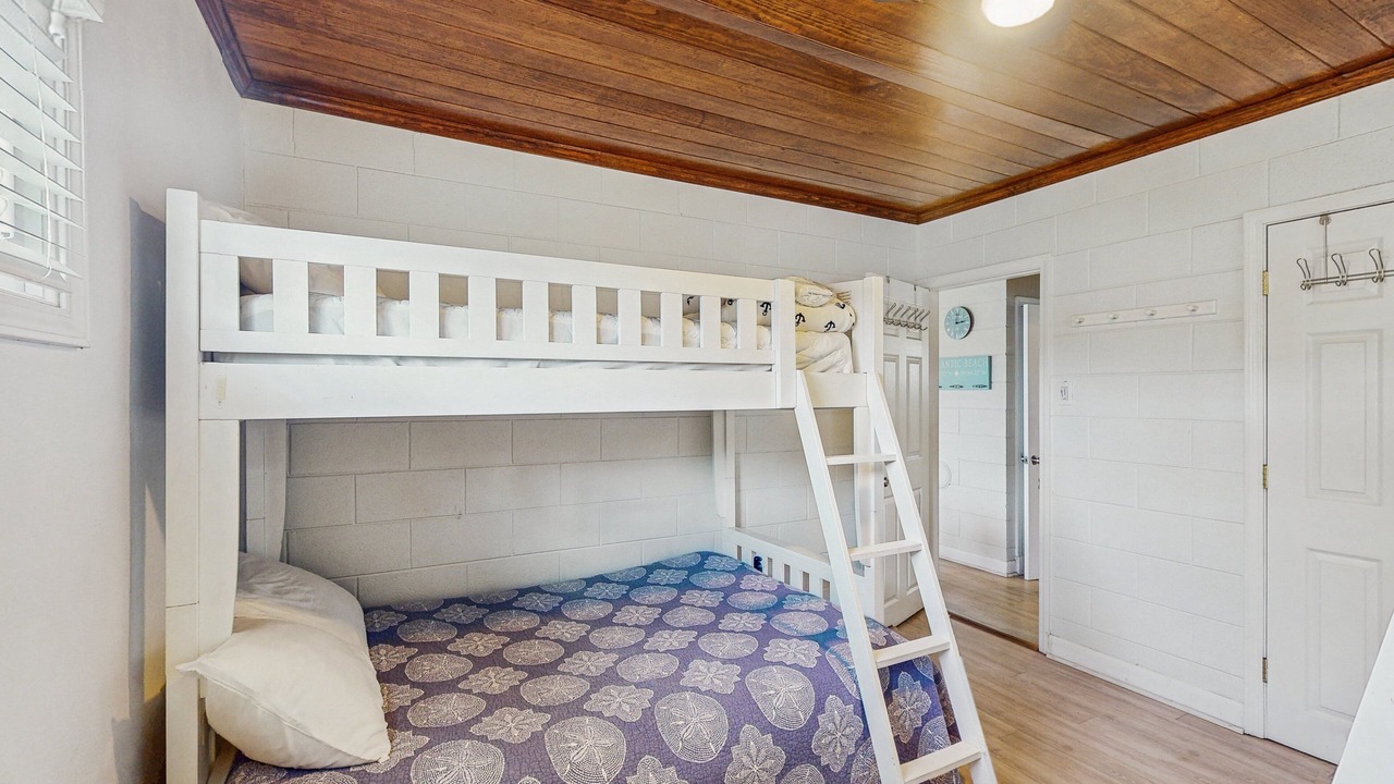 Photo of Bedroom in Atlantic Beach