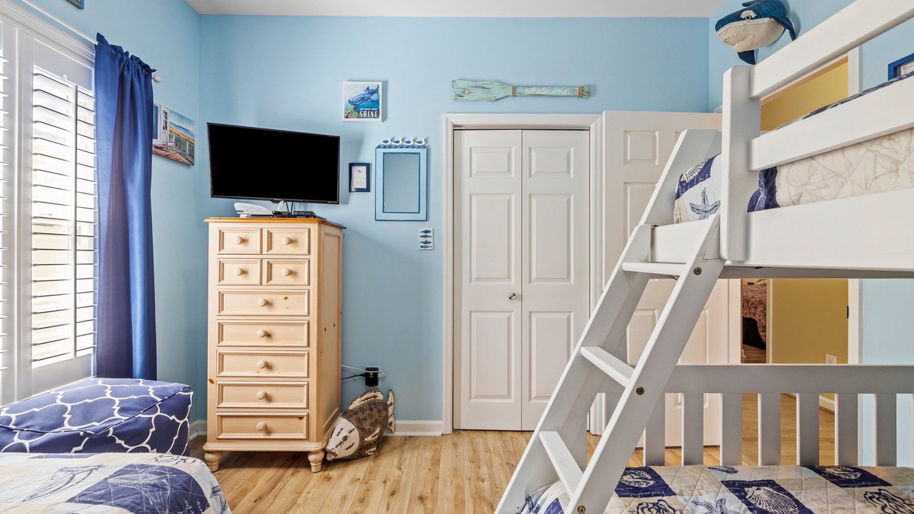 Photo of Bedroom in Atlantic Beach