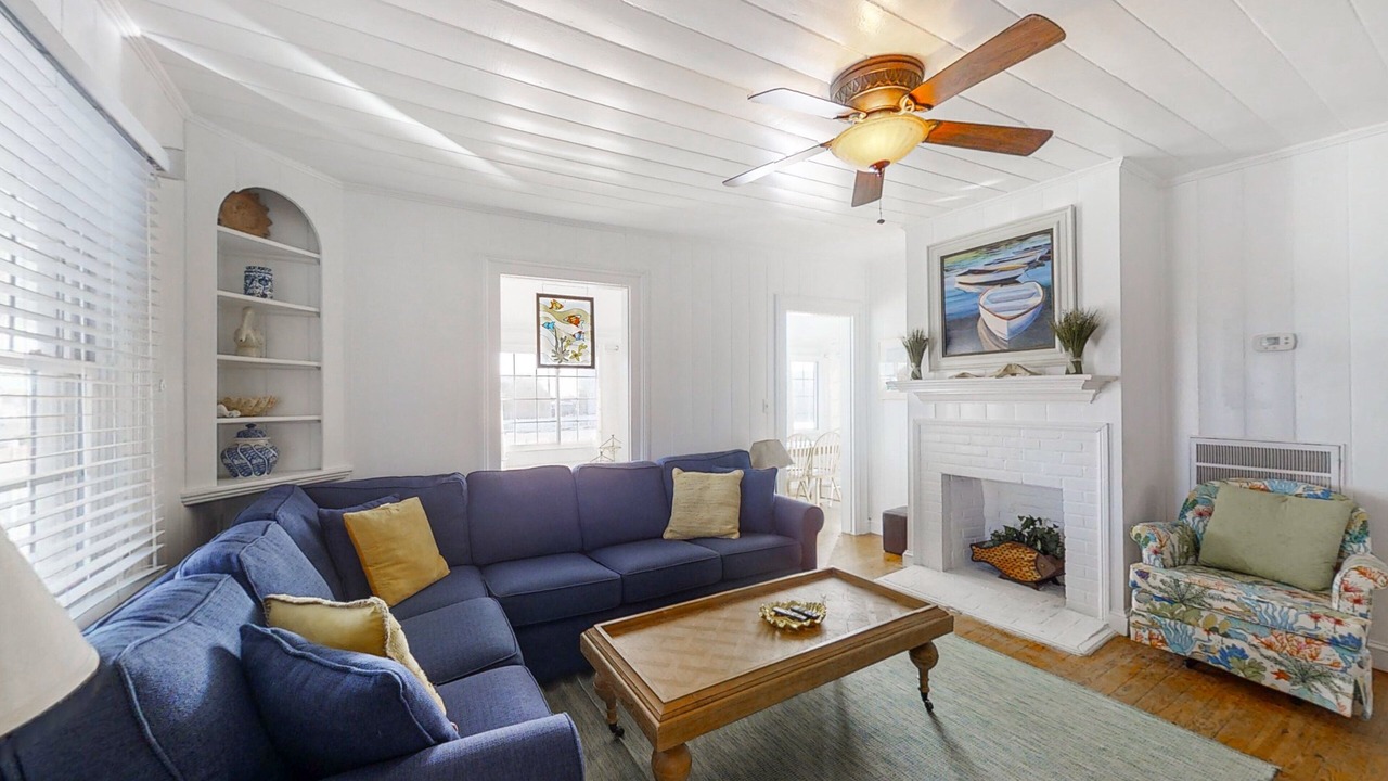 Photo of Livingroom in Atlantic Beach