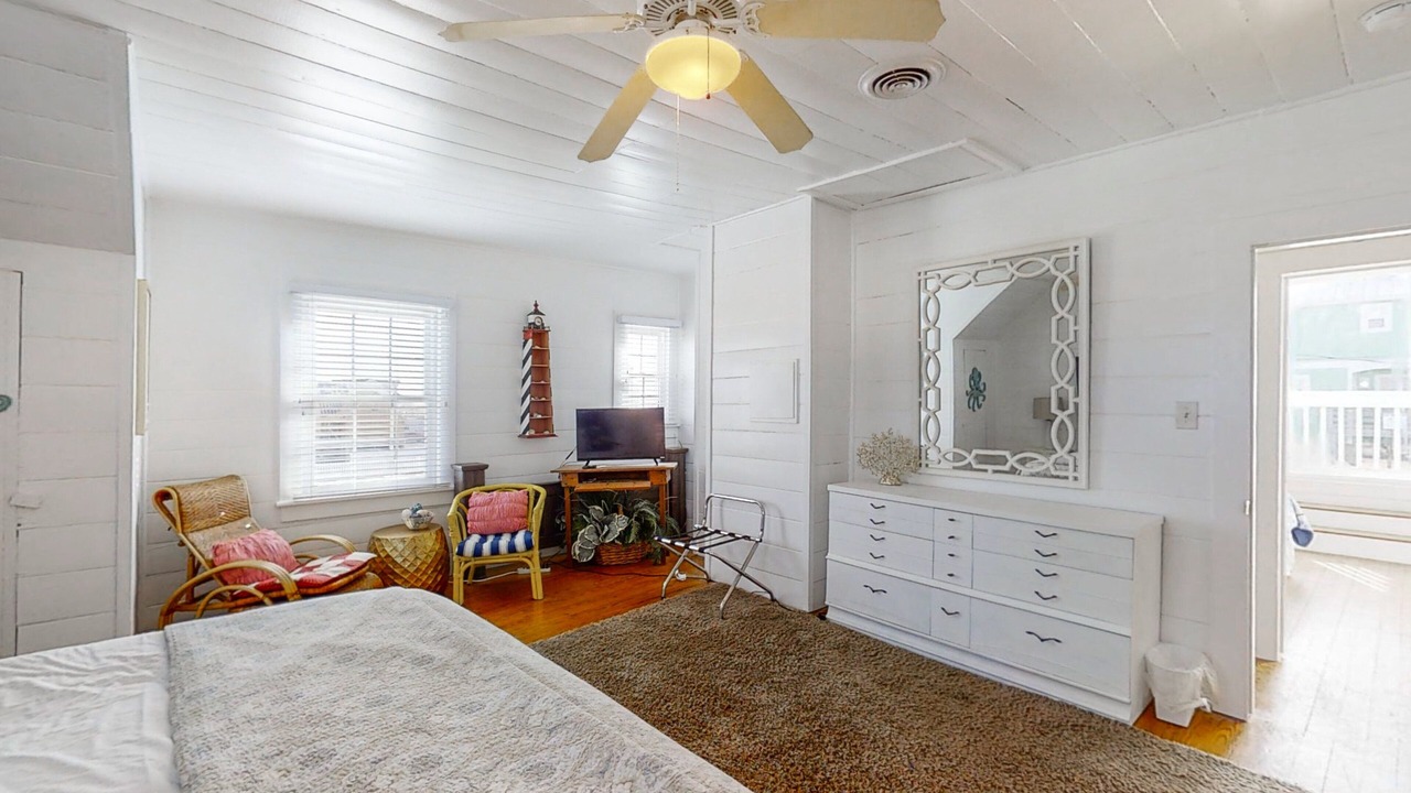 Photo of Bedroom in Atlantic Beach