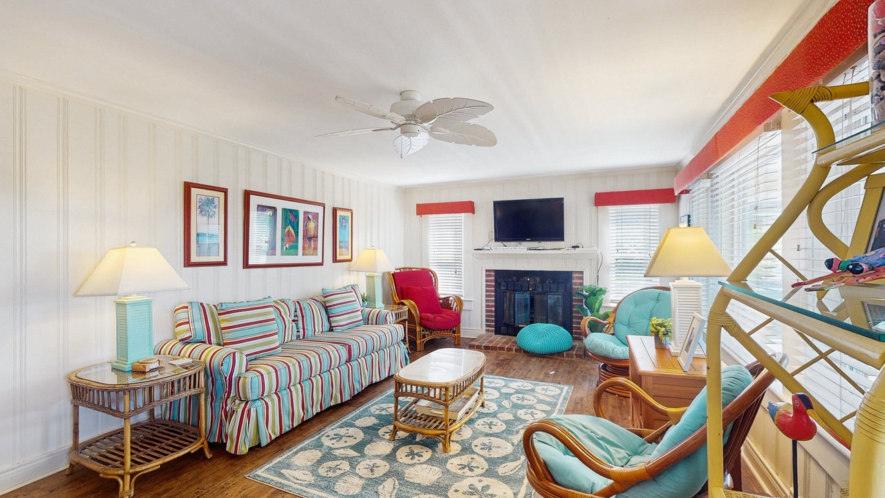 Photo of Livingroom in Atlantic Beach
