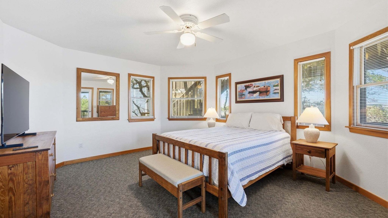 Photo of Bedroom in Brigands' Bay