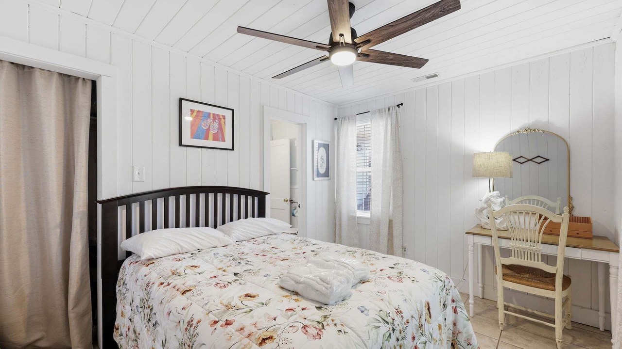 Photo of Bedroom in Atlantic Beach